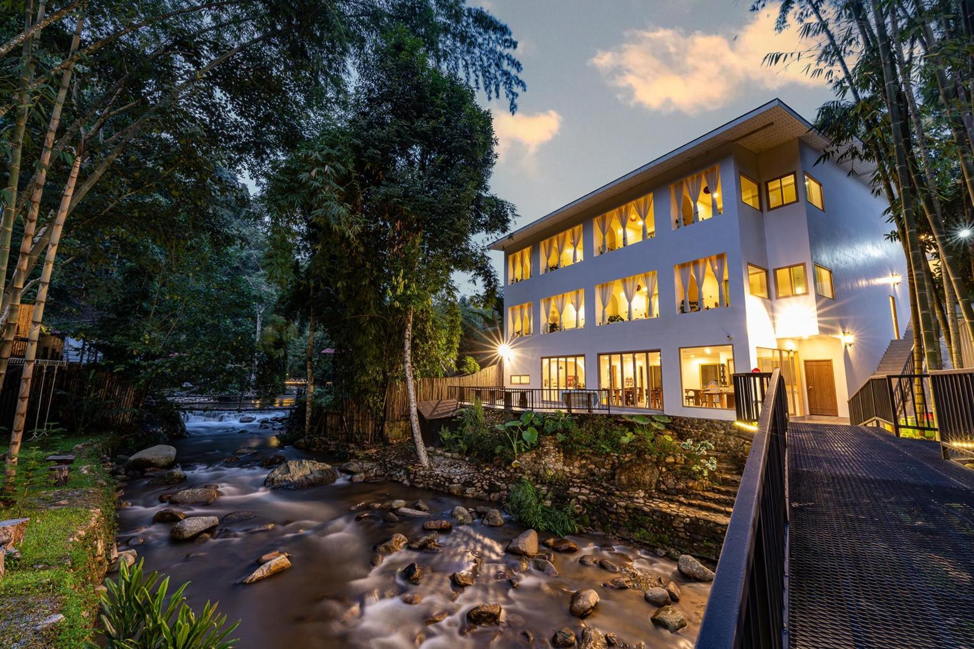 Inthada At Mae Kampong Hotel Chiang Mai Exterior photo